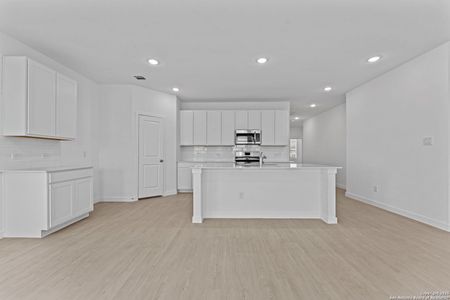 New construction Single-Family house 3844 Northaven Trl, New Braunfels, TX 78132 plan Carmel - image 14