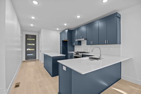 New construction Townhouse house 810 Culpepper Ln, Raleigh, NC 27610 - image 7