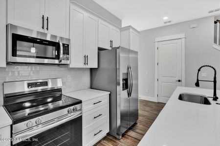 New construction Single-Family house 575 Gonzales Ave, Jacksonville Beach, FL 32250 null- photo 9 9