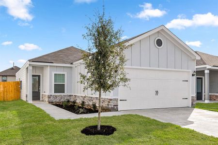 New construction Single-Family house 8015 Alpine Bearberry Drive, Houston, TX 77016 - photo 0