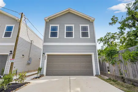 New construction Single-Family house 9020 Madera Rd, Houston, TX 77078 - image