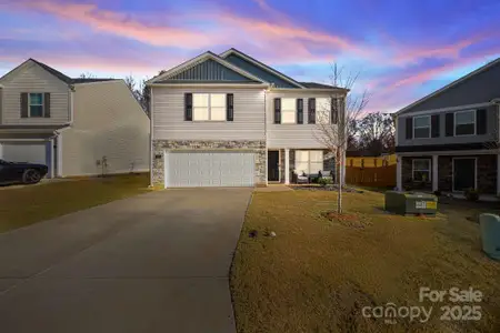 New construction Single-Family house 196 Carriage Cove Cir, Mocksville, NC 27028 - image