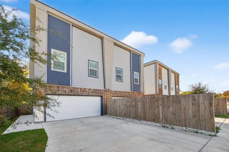 New construction Townhouse house 10021 Alfred Ln, Unit A, Houston, TX 77041 - image
