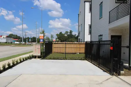 New construction Single-Family house 5506 Wheatley St, Unit B, Houston, TX 77091 - image 4