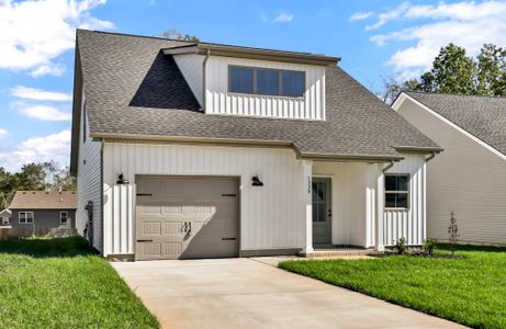 New construction Single-Family house 181 Monaghan Dr, Clarksville, TN 37042 plan Montgomery - image