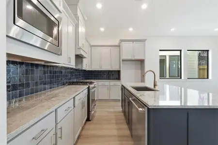 New construction Single-Family house 1418 Caywood Ln, Unit B, Houston, TX 77055 - image 6