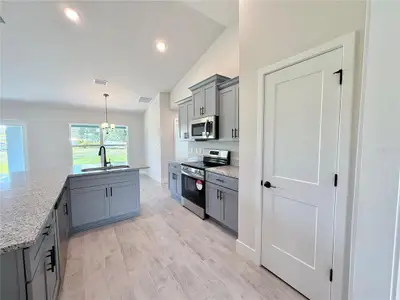 New construction Single-Family house 10443 Sunbury Dr, Port Charlotte, FL 33981 plan 2169 - image 5