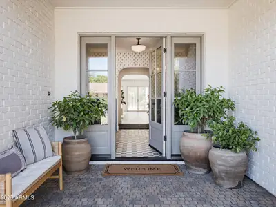 New construction Single-Family house 141 E Kaler Dr, Phoenix, AZ 85020 - image