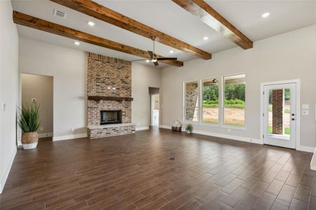 New construction Single-Family house 1000 Parker Meadows Drive, Weatherford, TX 76088 - photo 4 4