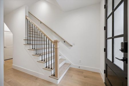 New construction Single-Family house 3707 Somerset York Ln, Houston, TX 77055 - image 16