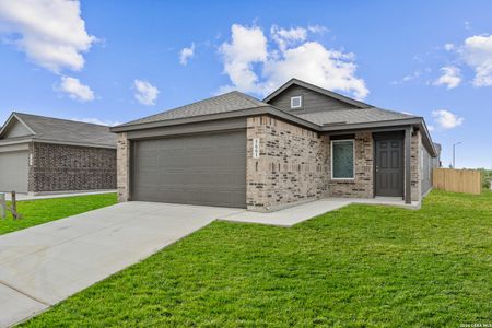 New construction Single-Family house 5661 Jasper Pl, San Antonio, TX 78223 plan Pinehollow - image