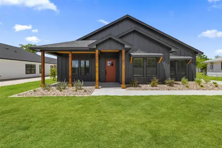 New construction Single-Family house 705 Sloan St, Taylor, TX 76574 - image