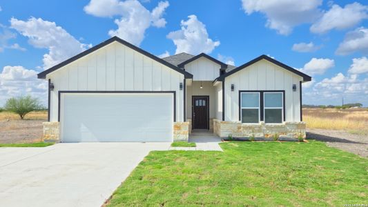 New construction Single-Family house 802 Cr 520, D'Hanis, TX 78850 - image