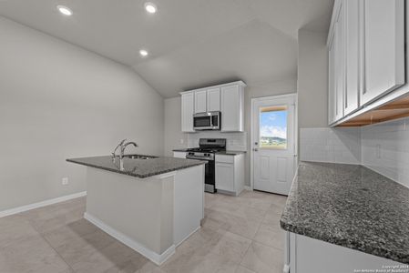 New construction Single-Family house 15472 Salmon Spg, San Antonio, TX 78245 Cameron- photo 9 9
