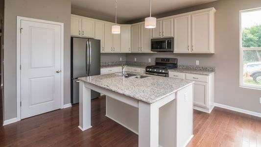 New construction Single-Family house 26 Lindsey Rd, Jackson, MI 49201 plan The Abington - image 8