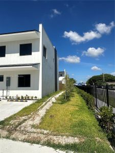 New construction Townhouse house 534 Northwest 7th Street, Unit 1, Florida City, FL 33034 - photo 66 66