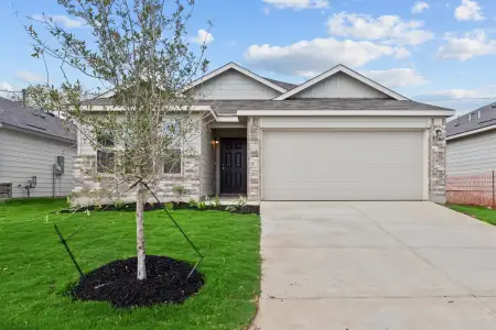 New construction Single-Family house 1148 Eagle Xing, Seguin, TX 78155 null- photo 1 1