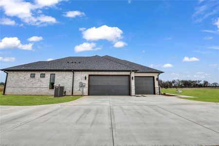 New construction Single-Family house 140 Dan Russell Bnd, Weatherford, TX 76087 null- photo 33 33