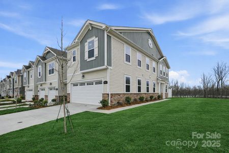 New construction Townhouse house 2135 Vinyasa Ln, Charlotte, NC 28215 - image