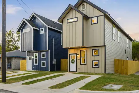 New construction Single-Family house 1801 W Southcross Blvd, San Antonio, TX 78211 - image