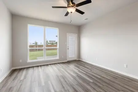 New construction Single-Family house 308 Boatright Blvd, Jarrell, TX 76537 plan The 1363 - image 20