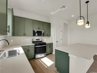 New construction Single-Family house 6410 Monarch Trce, San Antonio, TX 78253 plan Berkshire - image 6