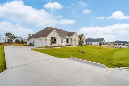 New construction Single-Family house 137 Aiden Dr, Waxahachie, TX 75165 plan The Avery - image 1