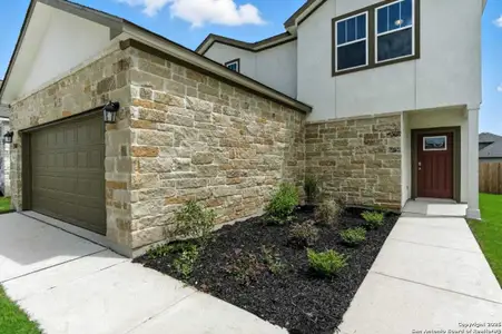 New construction Single-Family house 983 Manger Ln, New Braunfels, TX 78130 plan Pine View - image