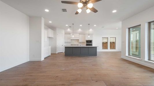 New construction Single-Family house 4601 Timberdrift St, Midlothian, TX 76065 2519W- photo 3 3