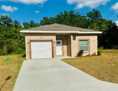 New construction Single-Family house 926 Clover St, Deland, FL 32720 null- photo 0