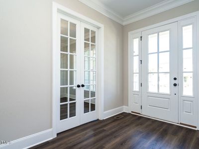 005-1280x960-entry-foyer