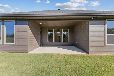 New construction Single-Family house 2106 Briarwood Dr, Bridgeport, TX 76426 plan The Granger - image 3