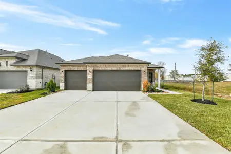 New construction Single-Family house 245 Harlingen Dr, Magnolia, TX 77354 plan The Colorado G - image 2