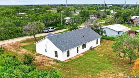 New construction Single-Family house 117 Cemetery Rd, Charlotte, TX 78011 - image