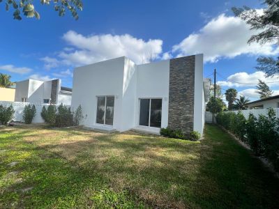 New construction Single-Family house 2421 Nw 23Rd Ln, Fort Lauderdale, FL 33311 - image