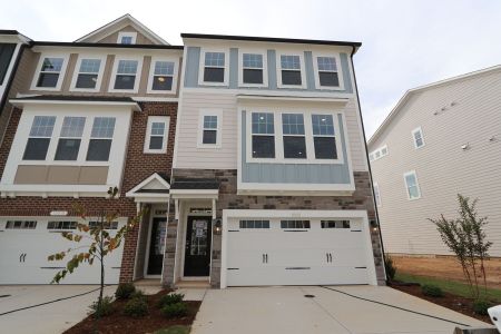 New construction Townhouse house 10021 Secluded Garden Dr, Apex, NC 27523 plan Hyde Park - image