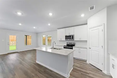 New construction Single-Family house 210 Teton St, Greenville, TX 75402 plan The Preston - image