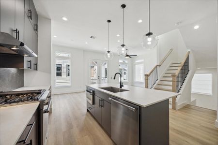 New construction Single-Family house 754 Curtin St, Houston, TX 77018 - image 16