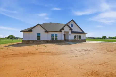 New construction Single-Family house 12 Cattleman Dr, Poolville, TX 76487 plan The Tulip - image