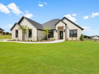 New construction Single-Family house 213 Martin Dr, Granbury, TX 76049 null- photo 0