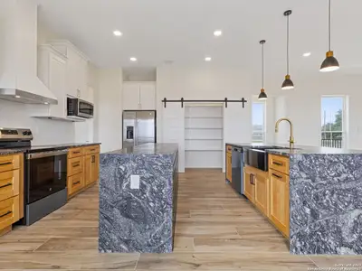 New construction Single-Family house 197 Lake View Cir, La Vernia, TX 78121 - image