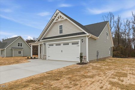 New construction Single-Family house 402 Creeks Edge Dr, Pikeville, NC 27863 - image