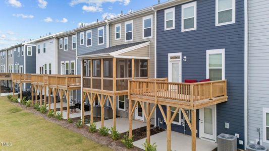 New construction Townhouse house 834 Parc Townes Drive, Wendell, NC 27591 - photo 32 32