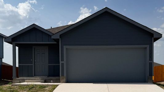 New construction Single-Family house 156 Wyatt Wy, Jarrell, TX 76537 plan Caprock - image
