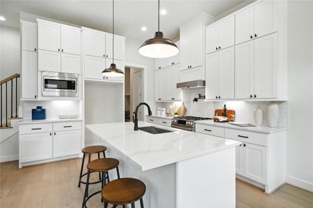 New construction Single-Family house 1711 Bologna Ln, Houston, TX 77055 - image 9