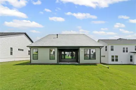 New construction Single-Family house 752 Crystal Lake Pkwy, Hoschton, GA 30548 plan Ivy - image