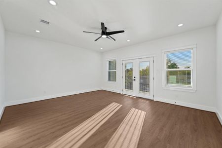 New construction Single-Family house 4208 Castor St, Unit B, Houston, TX 77022 - image 17