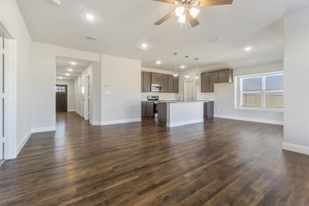 New construction Single-Family house 112 Jay St, Hillsboro, TX 76645 - image 11