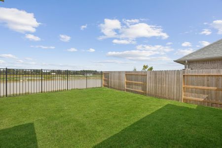 New construction Single-Family house 1107 Brittany Point Dr, Houston, TX 77336 - image 15