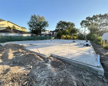 New construction Single-Family house 1306 Zora St, Houston, TX 77055 - image 17